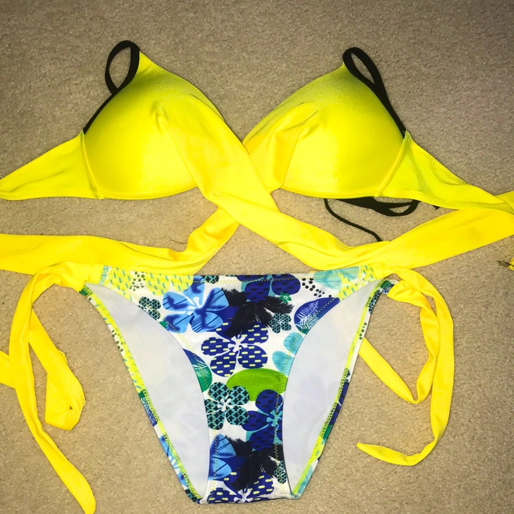 Tropical Wrap-Around Bikini!
